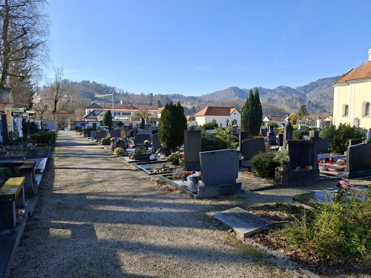 mestno pokopališče_dve